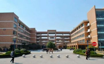 大学毕业生自我鉴定模板5篇