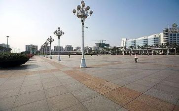 去广场作文300字5篇
