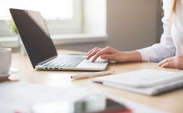 客服年度述职报告8篇