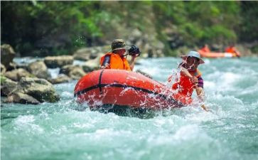 鲁宾群漂流记读后感8篇