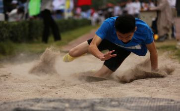 蹲踞式跳远教学反思6篇