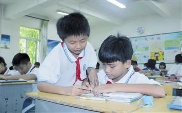 我的女同学作文优秀7篇