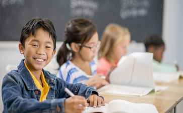 学生自我介绍作文700字通用6篇