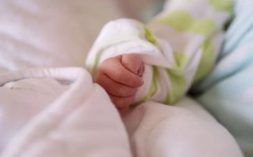 幼儿园中班数字宝宝教案通用8篇