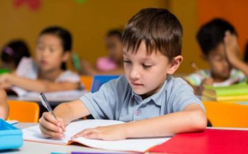 中班活动让一让教案精选8篇