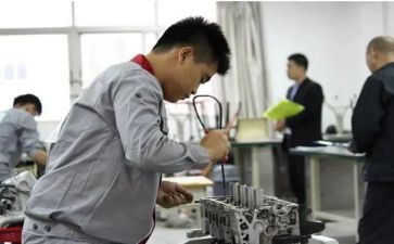 中职学校述职报告6篇