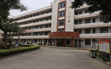 医学生中专自我鉴定8篇